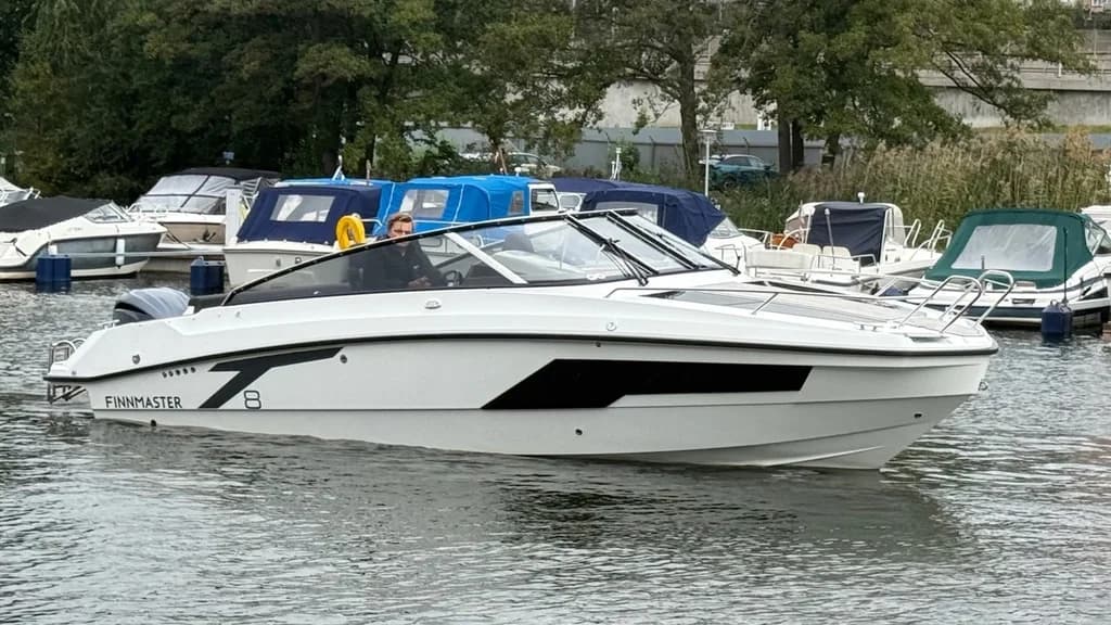 Finnmaster T8 - 20 / Yamaha F300 - 25