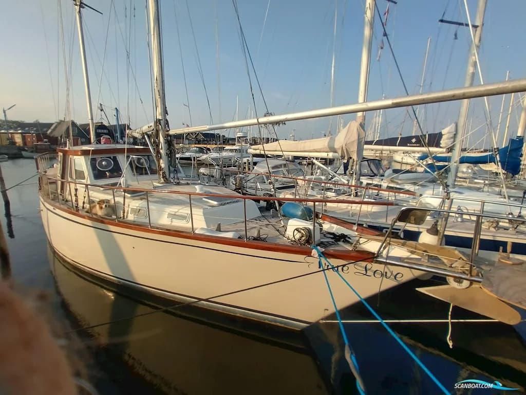 Nauticat 52 – 1982 Välutrustad långfärdssegelbåt