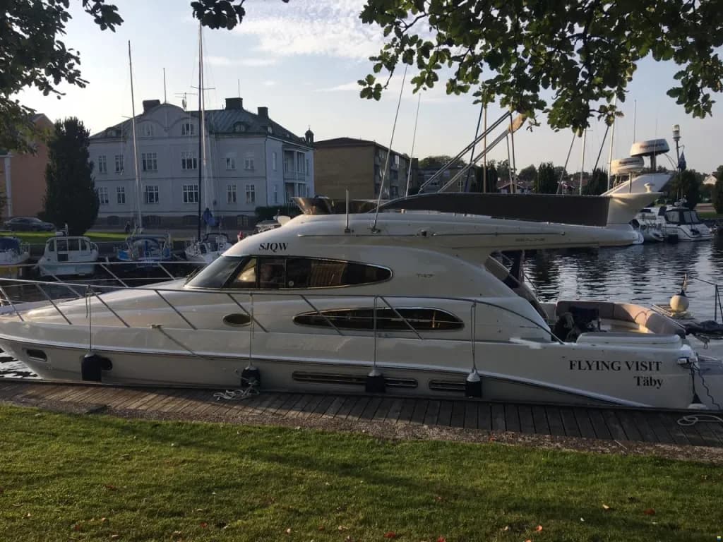Sealine T47-2001 Utrustad för komfort och säkerhet
